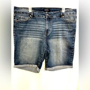 D. Jeans size 16W cuffed jeans, shorts/ blue/ stretch